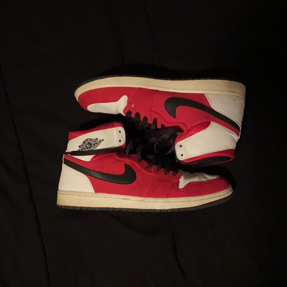 The Air Jordan 1 Retro High 'Blake Griffin' - Picture 4 of 5